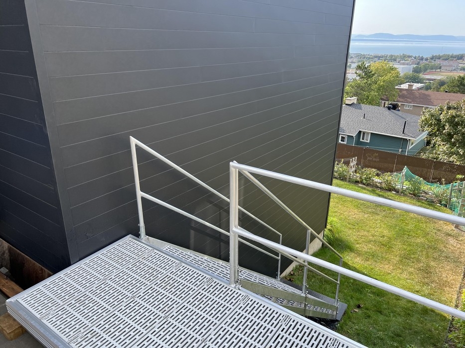 ESCALIER EN ALUMINIUM AVEC PALIER - THRUFLOW